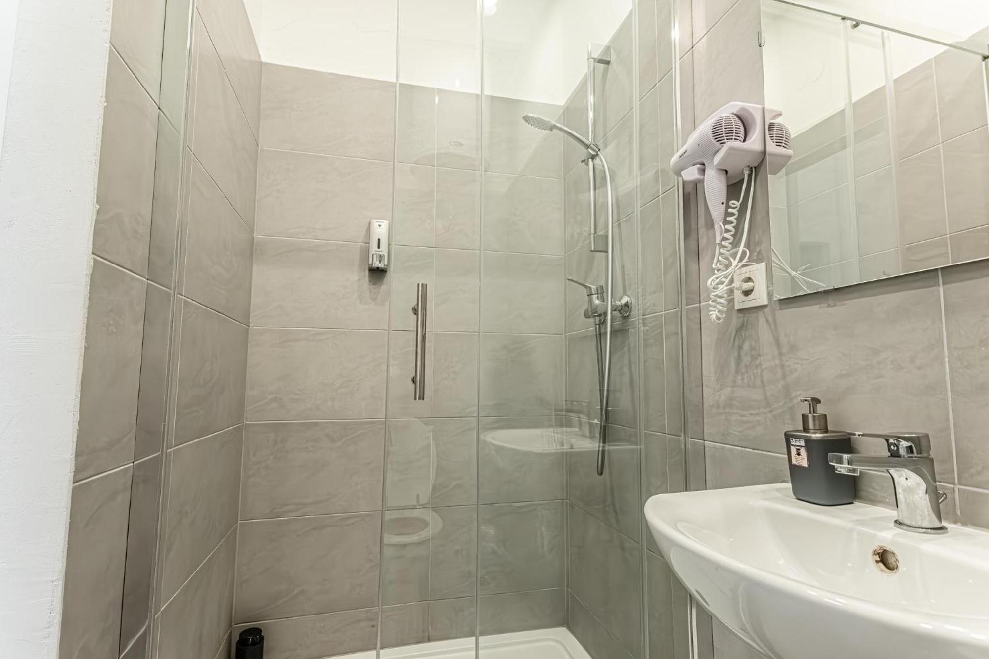 Gorgeous 1Br Apt Near Akh Hospital Vienna Esterno foto